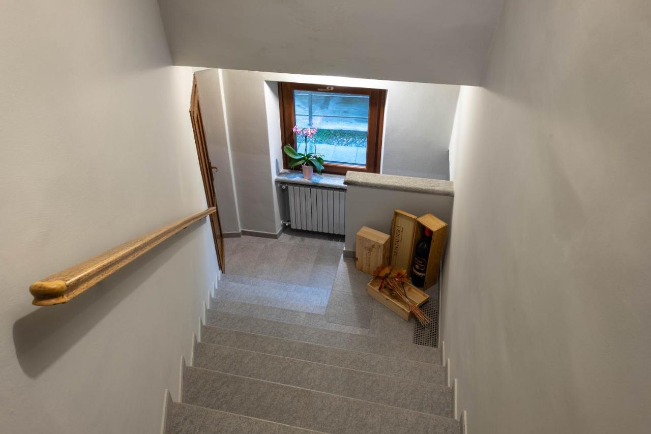 Alla Torre - Nel Cuore Del Borgo Storico Castagnole delle Lanze Exteriör bild