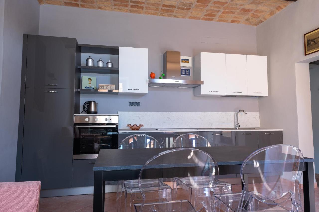 Alla Torre - Nel Cuore Del Borgo Storico Castagnole delle Lanze Exteriör bild