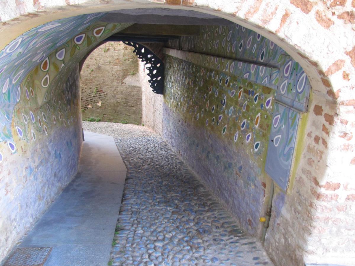 Alla Torre - Nel Cuore Del Borgo Storico Castagnole delle Lanze Exteriör bild