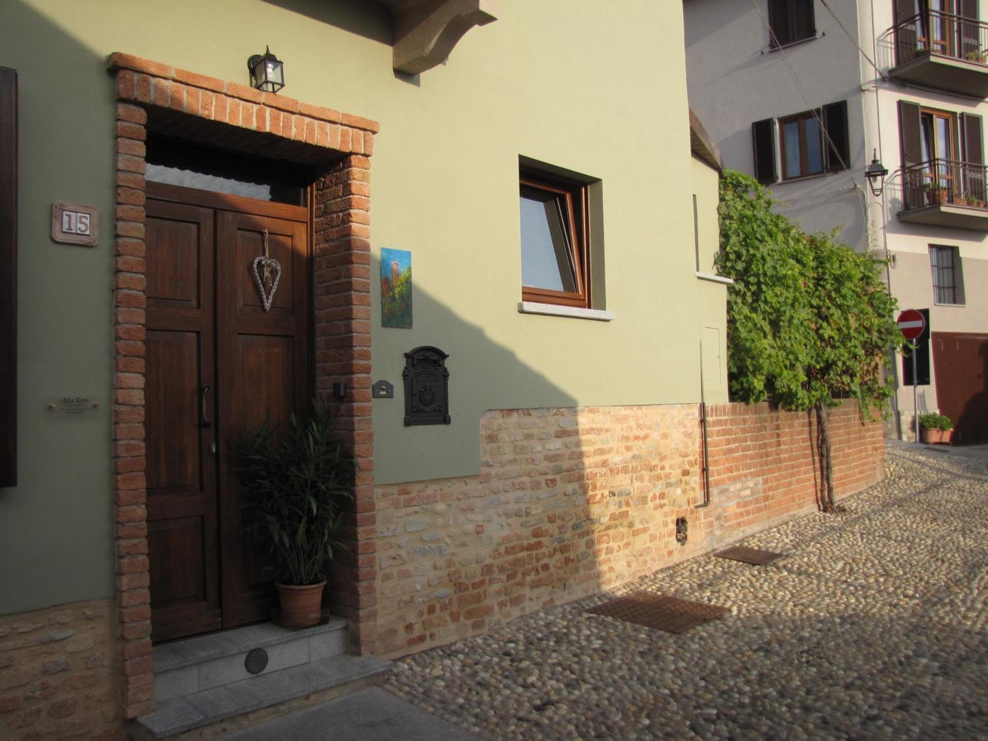 Alla Torre - Nel Cuore Del Borgo Storico Castagnole delle Lanze Exteriör bild
